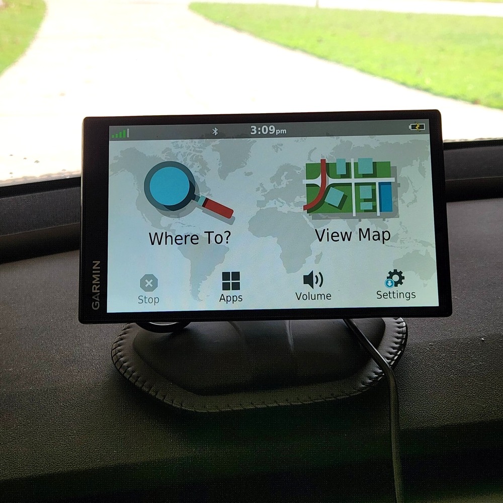 Garmin DriveSmart 65 GPS Navigation 6.95in Touchscreen WiFi Bluetooth US Maps